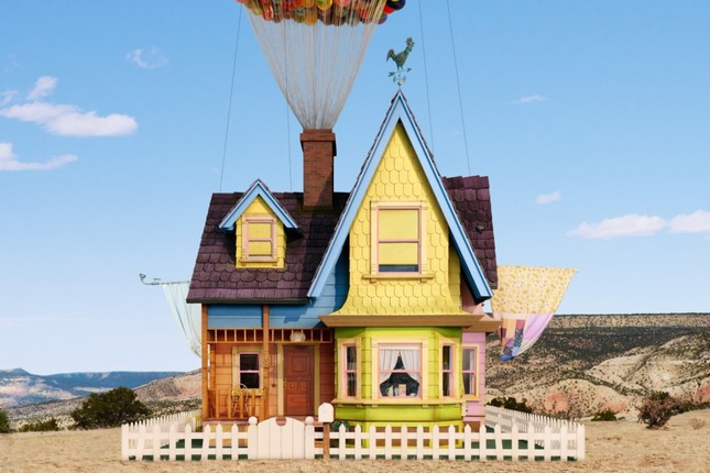 Sap “trinh lang” ngoi nha bong bay noi tieng trong phim hoat hinh