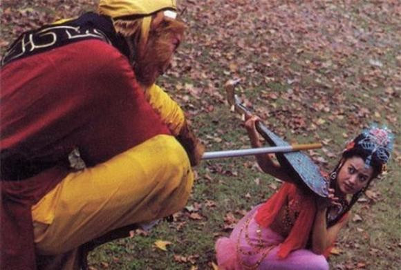 Câu nói kinh điển của Tôn Ngộ Không khi đối phó với yêu tinh nữ - Hình 2 Cau noi kinh dien cua Ton Ngo Khong khi doi pho voi yeu tinh nu-Hinh-2