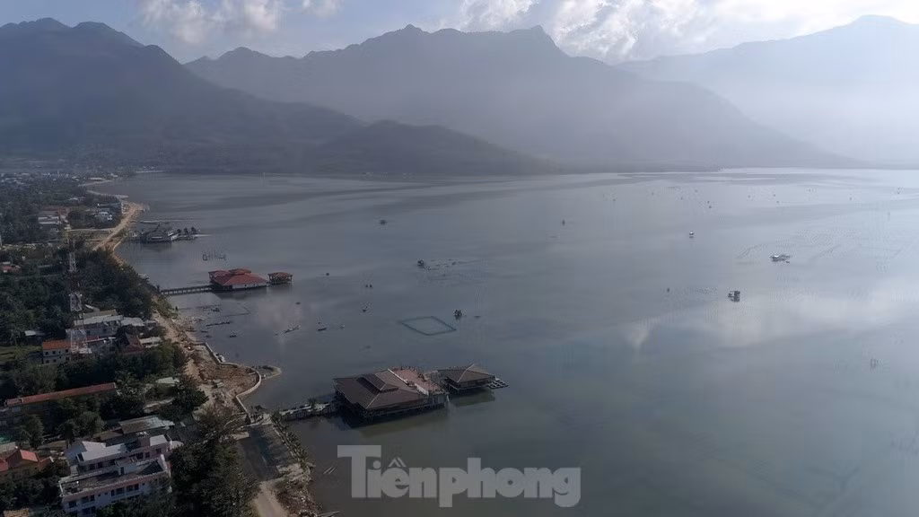 'Tuyet tinh coc' huyen ao tren vinh Lang Co-Hinh-11