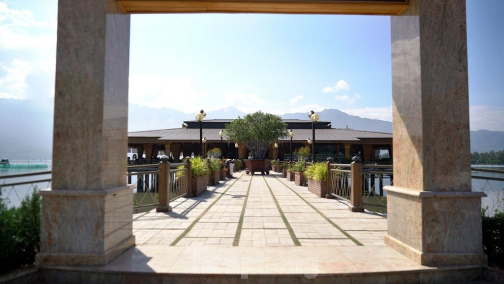 'Tuyet tinh coc' huyen ao tren vinh Lang Co-Hinh-10