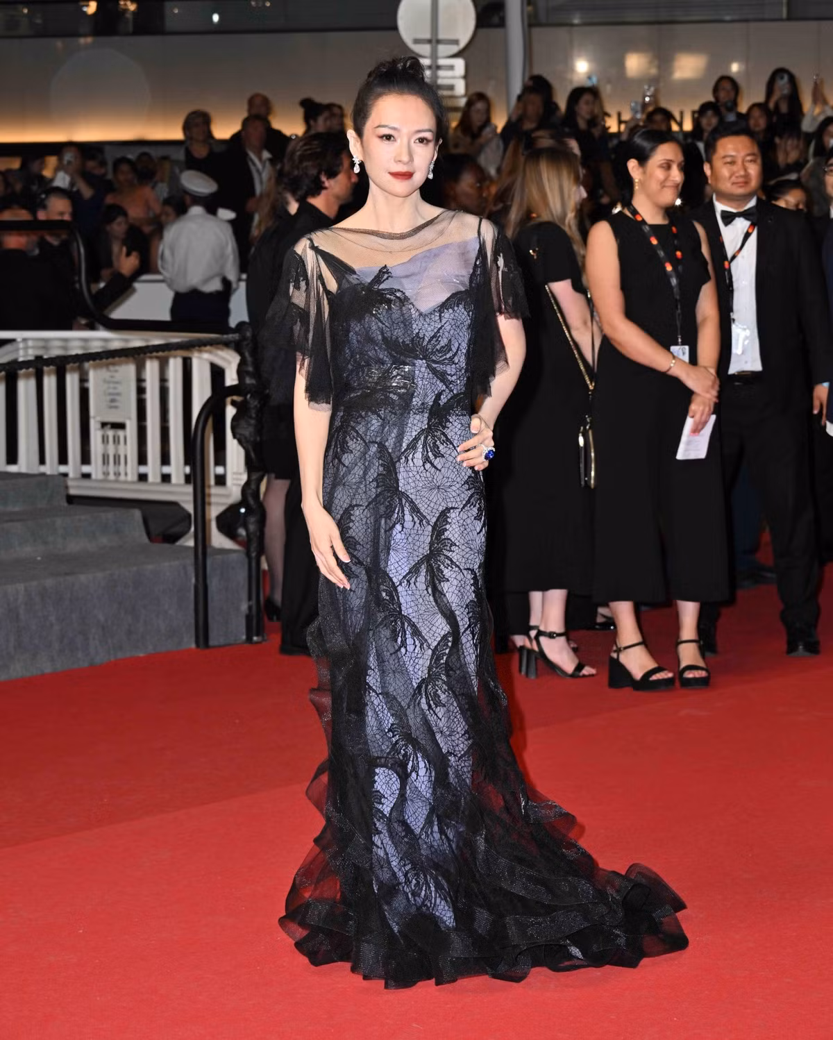 Sao Cbiz duy nhat “1 minh 1 tham” o Cannes 2024-Hinh-4