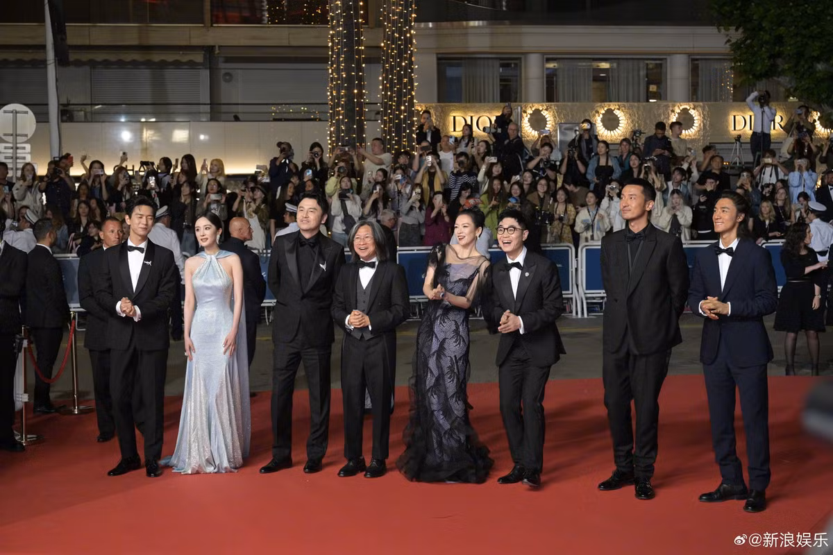 Sao Cbiz duy nhat “1 minh 1 tham” o Cannes 2024-Hinh-6