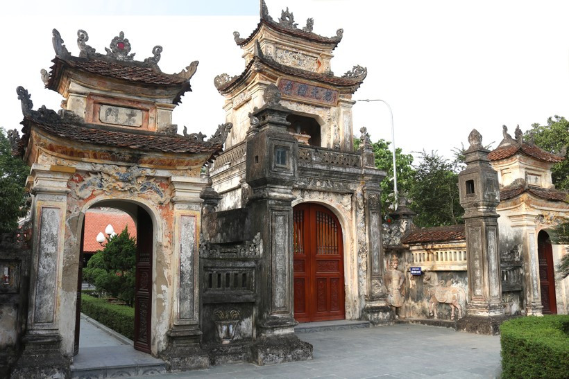 Nguyen Xi va doi quan “Than Khuyen” dang so-Hinh-4