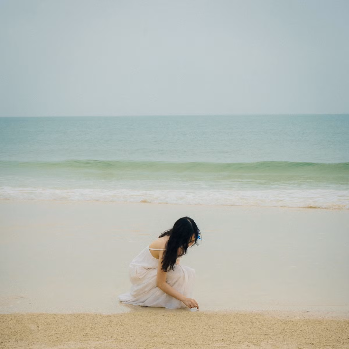 Bat ngo truoc canh vat o “dao ngoc” Quan Lan