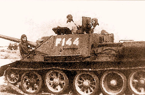 Pháo tự hành chống tăng SU-100 của Việt Nam.