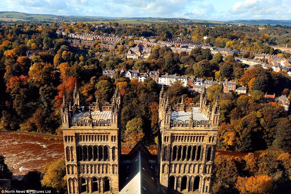 Khung cảnh mùa thu tuyệt đẹp ở thành phố Durham.