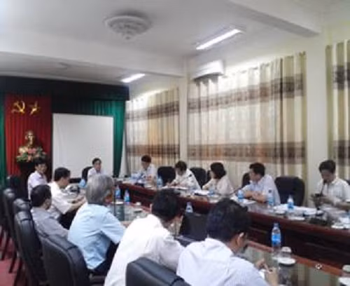 Đoàn công tác làm việc với ngành y tế tỉnh Thanh Hóa. Ảnh: Vfa.