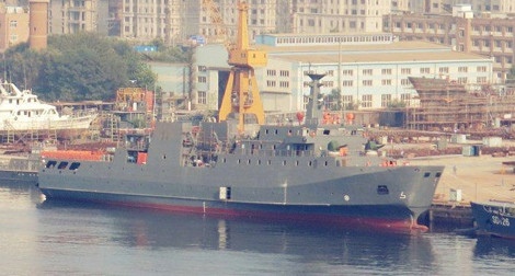 Tàu chi viện đa năng tổng hợp của Trung Quốc được cho là giống với lớp tàu đổ bộ mới nhất của Nga Ivan Gren.