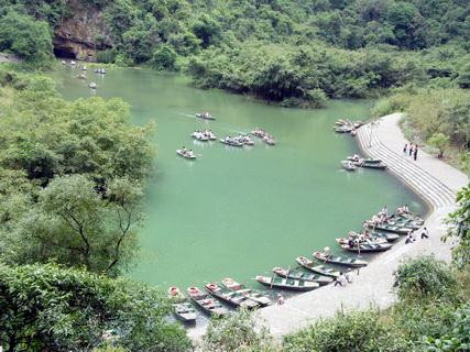 Theo Tiền Phong, quần thể danh thắng Tràng An nằm ở khu vực ranh giới giữa huyện Hoa Lư với các huyện Gia Viễn, Nho Quan, thị xã Tam Điệp và thành phố Ninh Bình. Ảnh: VTC.