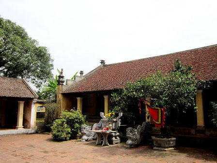 Đền thờ Ngô Quyền.