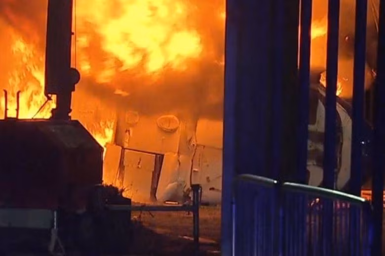 Chung kien tham kich truc thang roi, cau thu Leicester City bat khoc