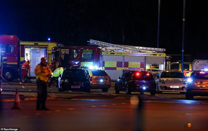 Hiện trường vụ việc đã bị phong tỏa, công tác cứu hộ và những việc liên quan đang được lực lượng chức năng khẩn trương triển khai (Ảnh: Sport Images).