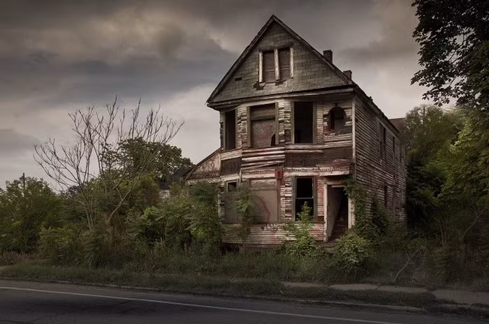 Có những ngôi nhà ma quái, đáng sợ được lan truyền khắp nước Mỹ. Những ngôi nhà mang truyền thuyết về sự biến mất của cả một gia đình hoặc là trung tâm xảy ra các vụ giết người và tự tử.