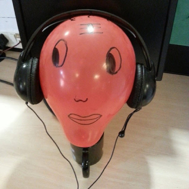 Văn phòng vui nhộn hơn khi có các đồng nghiệp vui tính.