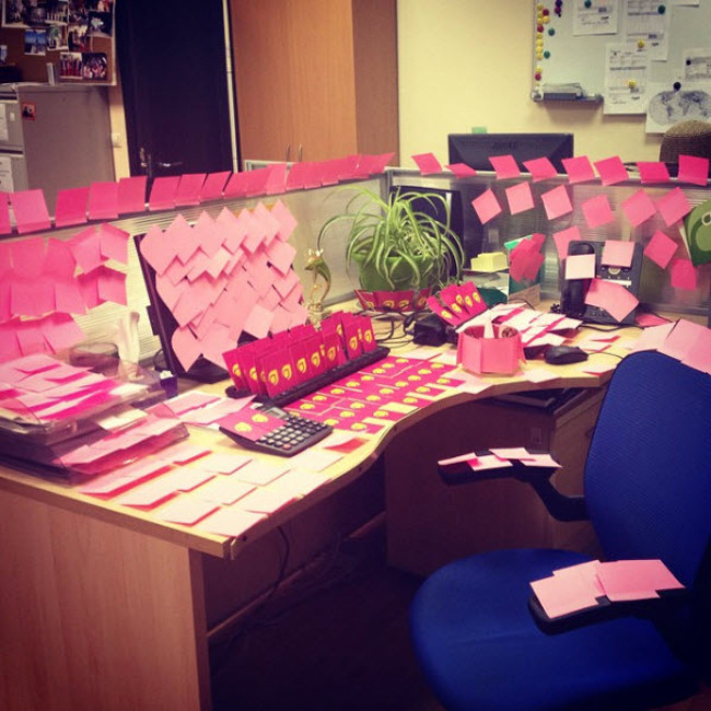 Chắc phải đắc tội gì với các đồng nghiệp rồi.