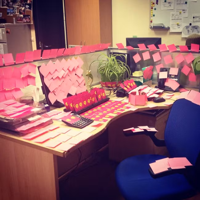 Chắc phải đắc tội gì với các đồng nghiệp rồi.