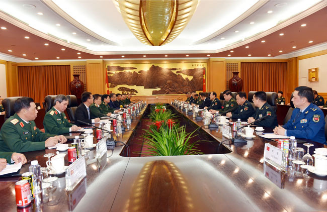 Thuc day hop tac quoc phong Viet Nam–Trung Quoc di vao chieu sau