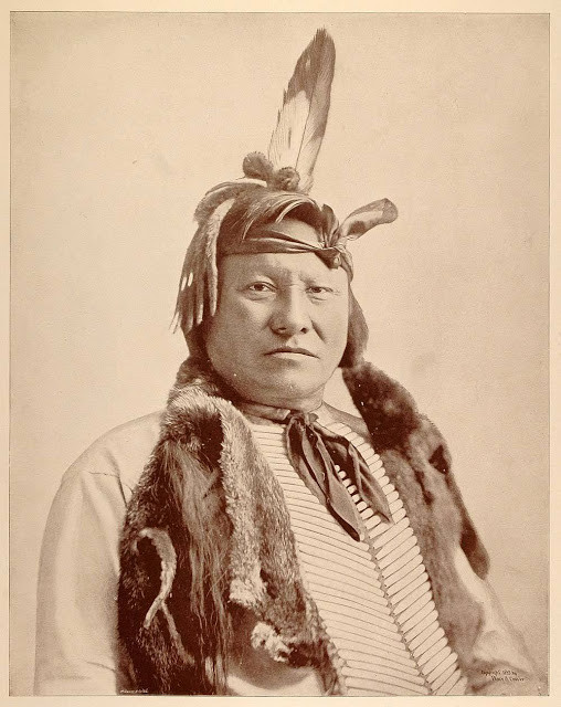 Ông Ité Omáǧažu, một tù trưởng Lakota, người đã cùng tù trưởng Sitting Bull đánh bại đội quân Mỹ do George Armstrong Custer chỉ huy trong trận Little Big Horn năm 1876. Ảnh: Vintag.