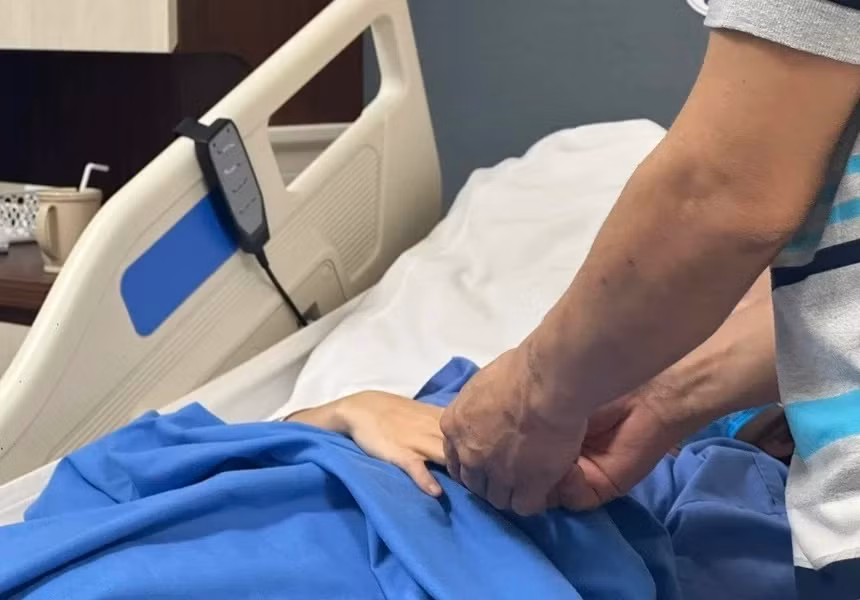 Bac si bi kinh roi vao nguoi o The Coffee House sap ra vien