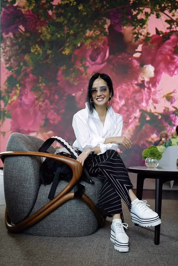 3 ngày trước khi detox, chị đã giảm lượng thực phẩm mình tiêu thụ trong mỗi bữa. Đồng thời, sau thời gian thanh lọc, chị cũng chia nhỏ khẩu phần ăn 3 bữa chính, 2 bữa phụ với lượng thức ăn vừa đủ để cơ thể thích ứng dần dần.