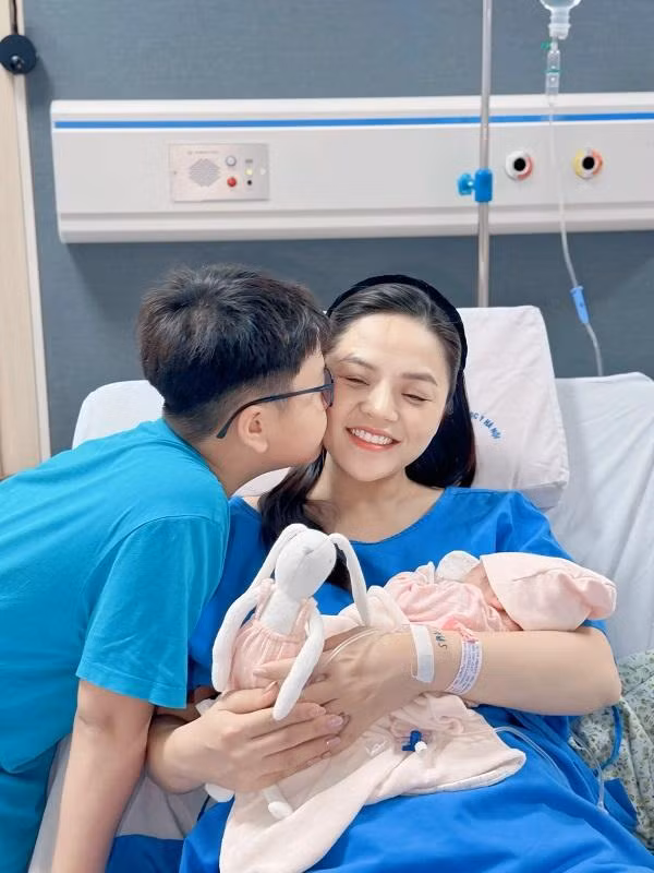 3 me bim Vbiz cung dat ten con gai giong het nhau-Hinh-12