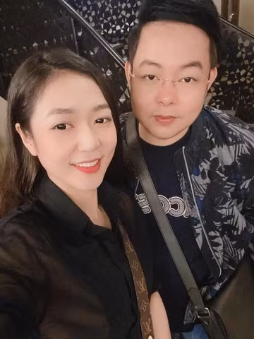 Ha Thanh Xuan phu nhan hen ho Quang Le