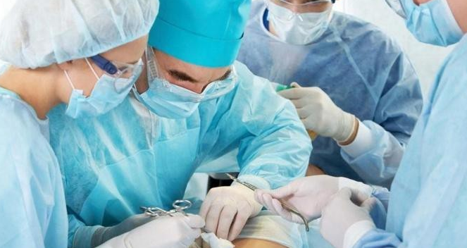 Ruoc hoa vi tin loi quang cao lam dep, tri benh tren mang