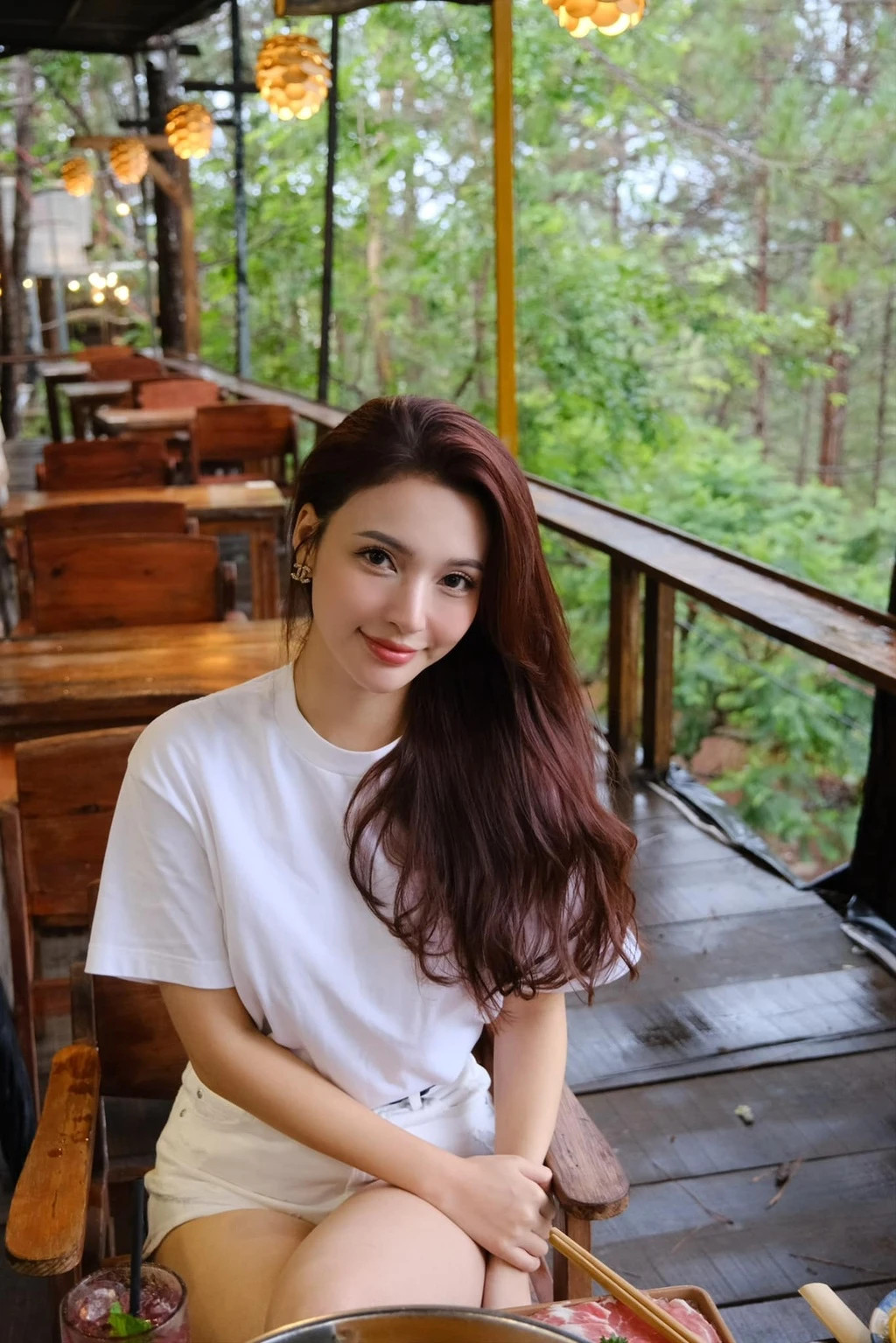 Phim xoay quanh quá trình trưởng thành của nhóm bạn thân mới từ nông thôn lên thành phố lập nghiệp.