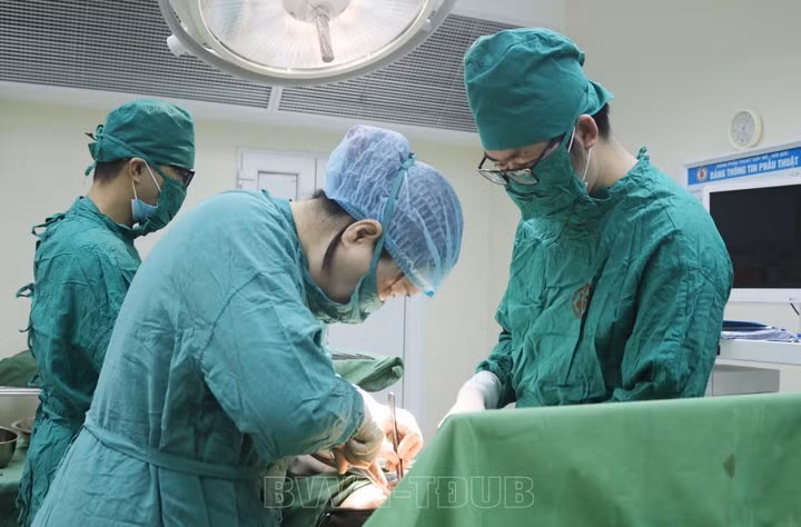 Nguoi phu nu 43 tuoi suyt tu vong vi tu pha thai tai nha