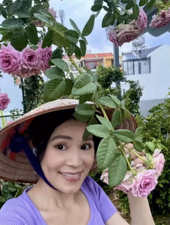 Quyen Linh qua khu tung phai di xin chao trang luc 3h sang-Hinh-15