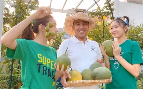 Quyen Linh qua khu tung phai di xin chao trang luc 3h sang-Hinh-16