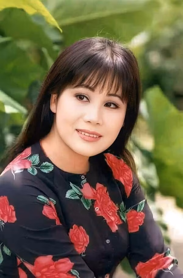 Để truyền bá cải lương, Tài Linh thường giới thiệu tóm tắt nội dung từng vở tuồng trước mỗi trích đoạn biểu diễn để khán giả (đặc biệt là người trẻ) hiểu hơn về bộ môn truyền thống này. Tuy nhiên, nhiều năm trở lại đây, bà dần rời xa sân khấu, cuộc sống kín tiếng và dành thời gian cho gia đình nhiều hơn.