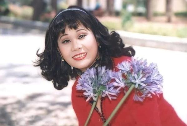 ang ở thời kỳ đỉnh cao sự nghiệp, nghệ sĩ Tài Linh bất ngờ qua Mỹ định cư từ năm 2003 theo diện đoàn tụ gia đình. Những năm đầu ở nơi đất khách quê người, bà làm đủ nghề để kiếm sống.