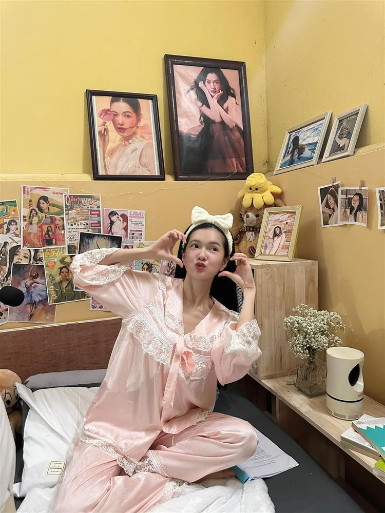 ùng với Hoàng Khánh Ly, Yên Đan thủ vai Như - sinh viên năm 2 trường Nghệ thuật - đang nhận được sự quan tâm của khán giả.