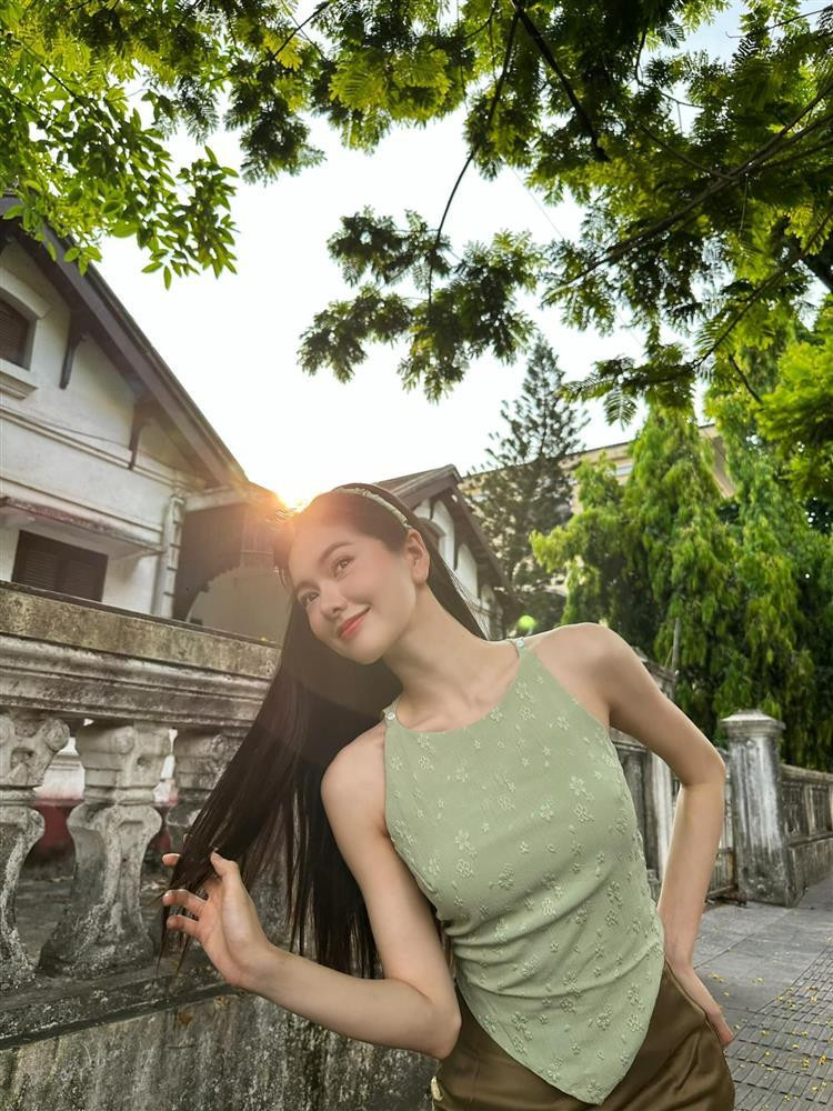 ên Đan có thành tích học tập ấn tượng. Nữ TikToker sở hữu 2 tấm bằng cử nhân ở ngành Quan hệ Quốc tế, trường ĐH KHXH&amp;NV - ĐHQG TP.HCM và ngành Nghệ thuật biểu diễn Múa dân gian dân tộc của trường Trung cấp Múa TP.HCM.