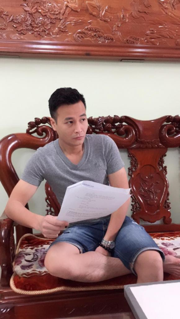 Không chỉ tin tưởng chồng, vợ diễn viên Anh Đức còn đảm đang khéo léo vun vén cho gia đình nhỏ. Nhờ thuận vợ thuận chồng nên cuộc sống của nam diễn viên vô cùng thoải mái và bình yên.