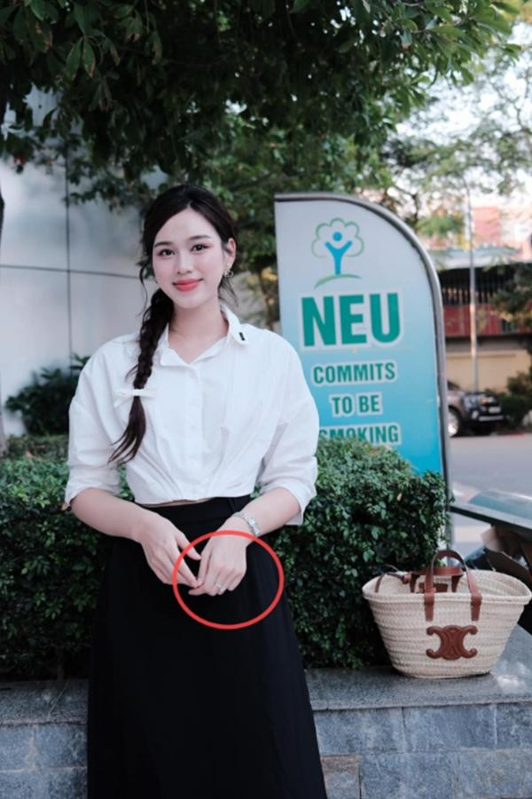 Dau hieu Hoa hau Do Thi Ha sap lay chong thieu gia