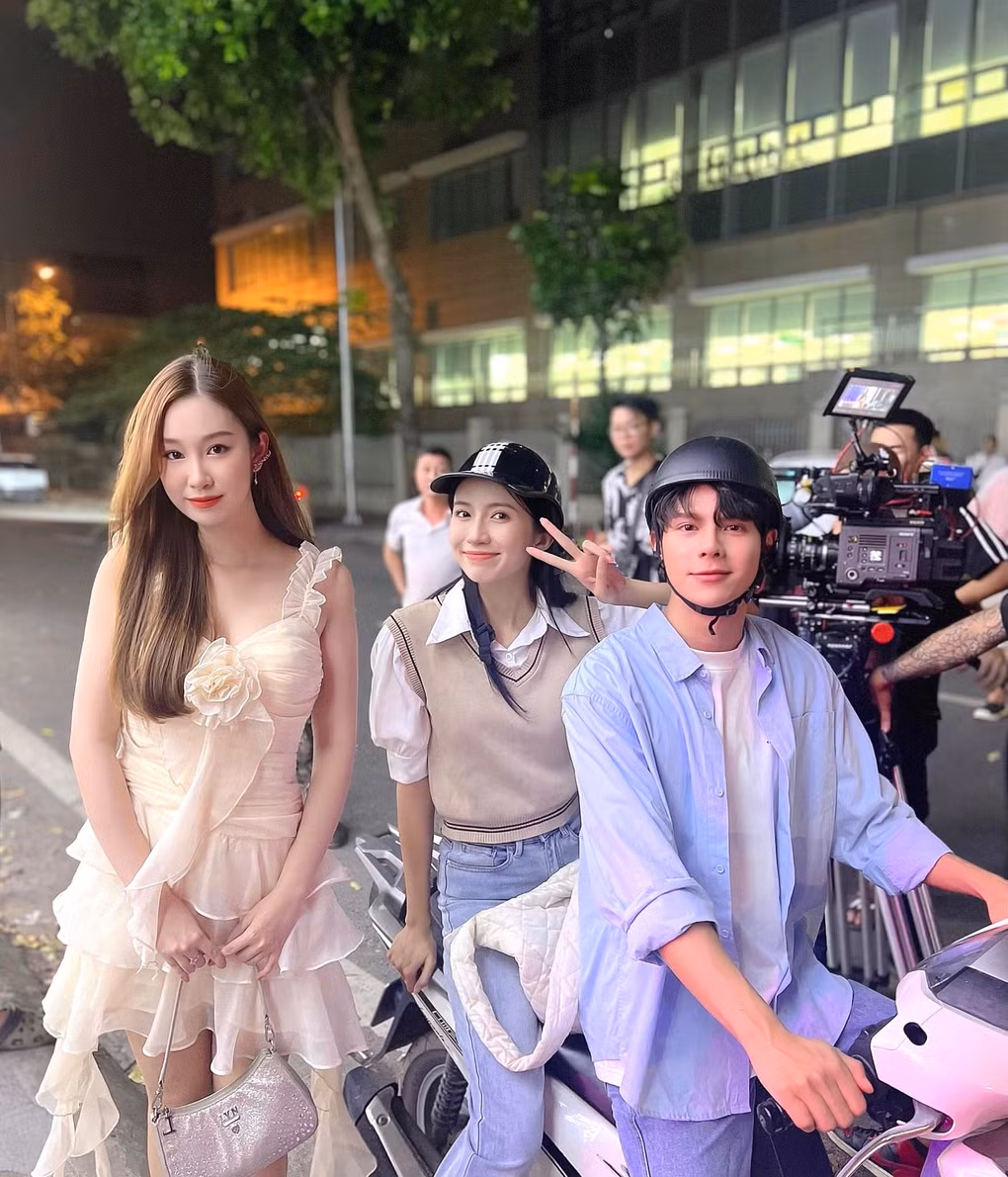 Sau khi tạo dấu ấn với nhân vật Diệu Anh trong bộ phim "Món quà của cha", Hàn Trang được khán giả đánh giá cao về khả năng diễn xuất, biểu cảm. Đây chính là bước đệm giúp nữ diễn viên trẻ có thêm kinh nghiệm và tìm kiếm cơ hội trong tương lai (Ảnh: FBNV).