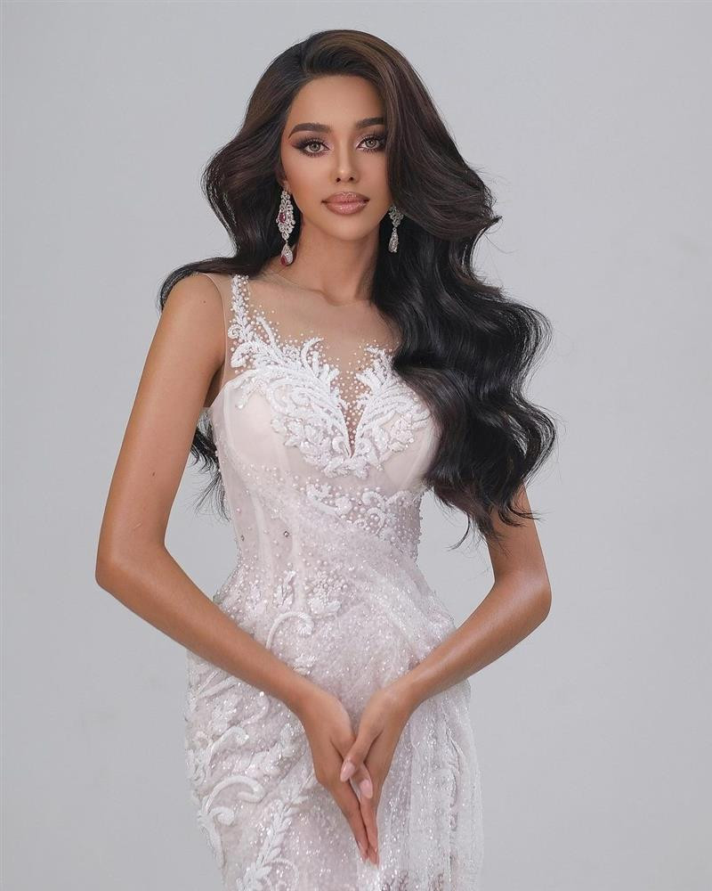 iệc Leakena In sang Việt Nam thi sắc đẹp thu hút sự chú ý của các fan. Trước đó, cô từng lỡ hẹn sang Việt Nam tham dự Hoa hậu Hòa bình Quốc tế 2023 khi chỉ giành ngôi vị Á hậu 2 tại Hoa hậu Hòa bình Campuchia 2023.