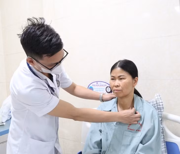 2 ky thuat chuyen sau dieu tri u tuyen giap va u vu-Hinh-3