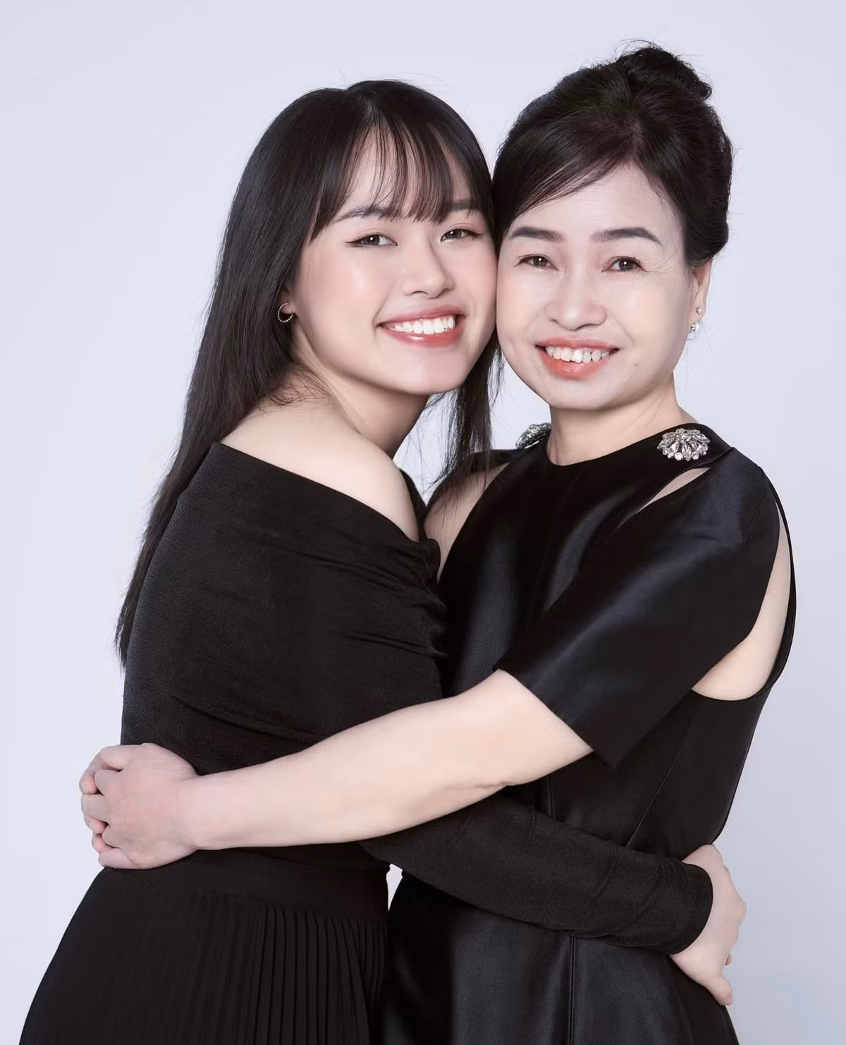 Me om nang cung la luc cac con biet cach “lam con“