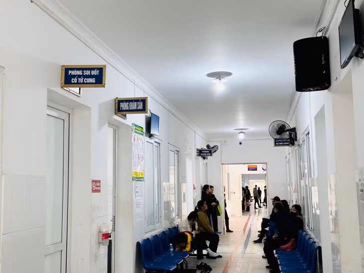 Benh nhan 38 tuoi phai cat tu cung vi pha thai tai nha