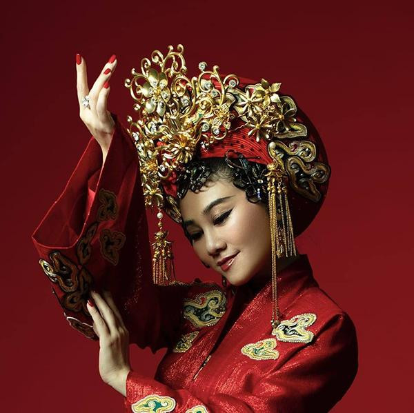 hiều vai diễn của Quế Trân đã để lại dấu ấn tốt trong người xem như: Phương Thảo (vở Nhảy múa với quỷ dữ); Nga (Khúc ly hương); Phượng (Con mắt thời gian); công chúa Thiên Kiều (Trắng hoa mai); công chúa Phi Long (Xử án Bàng Quý Phi); công chúa Bích Vân (Bên cầu dệt lụa); công chúa An Tư (Kình ngư và bông lau đá); công chúa Ngọc Hân (Trời Nam)...