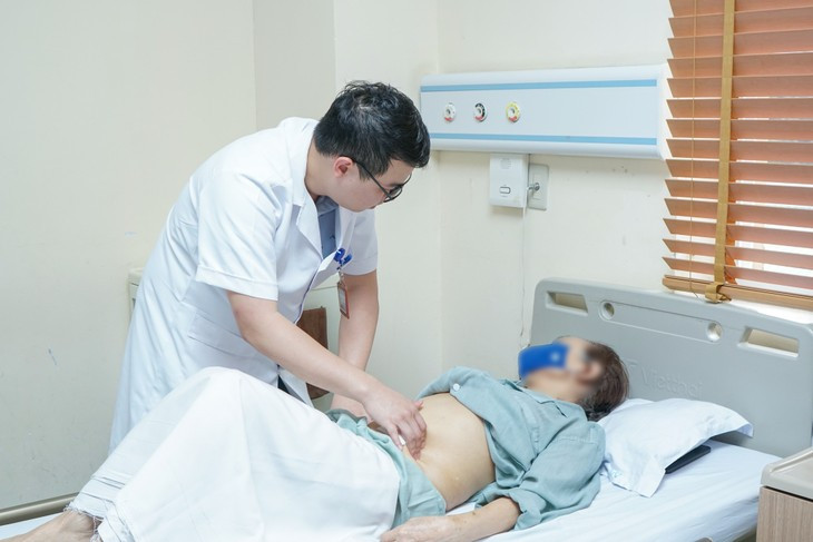 Ky la nguoi phu nu co 2 bang quang-Hinh-2