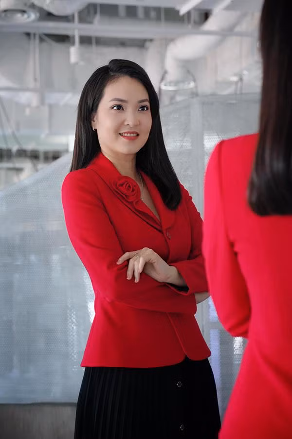 BTV Phương Thảo vốn nhận được nhiều thiện cảm, sự yêu mến từ khán giả khi dẫn sóng thời sự VTV.