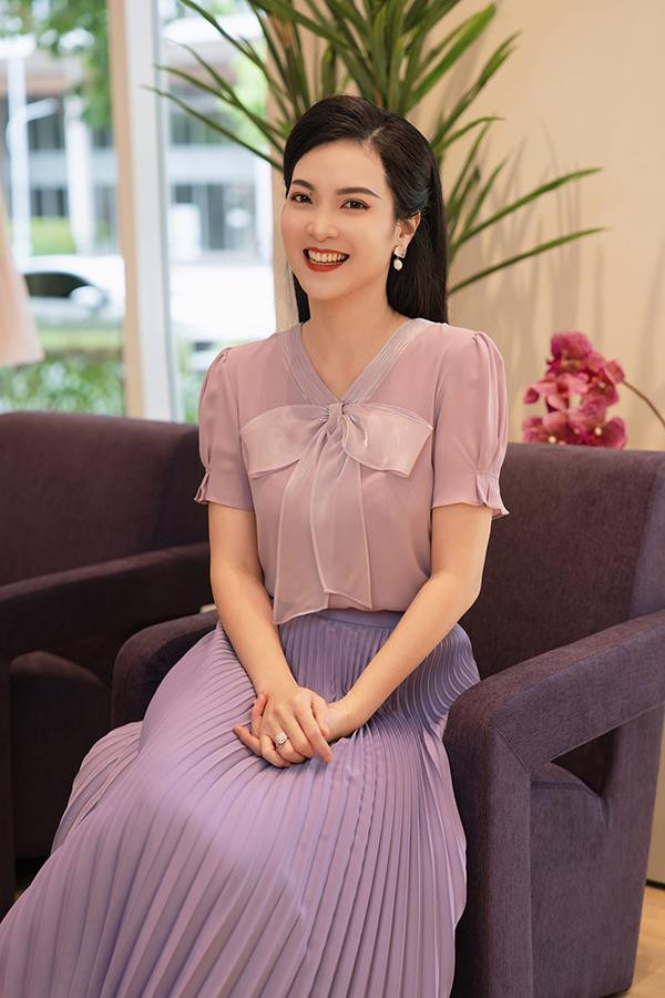 goài ăn uống, BTV Phương Thảo còn chịu khó tập luyện để vóc dáng săn chắc hơn. Nhờ kỷ luật nghiêm khắc như vậy nên nữ BTV đã "cân" được nhiều trang phục khác nhau và tự tin khoe nhan sắc xinh đẹp.