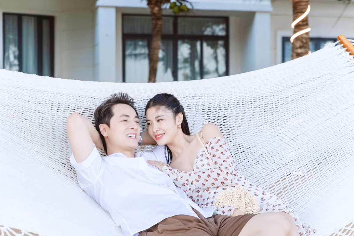 Đăng Khôi tâm sự rằng gia đình chính là động lực giúp anh vượt qua nhiều khó khăn, thử thách trong cuộc sống. Mỗi khi về nhà nhìn thấy bà xã và các con luôn tươi cười, vui vẻ là niềm hạnh phúc to lớn đối với anh.