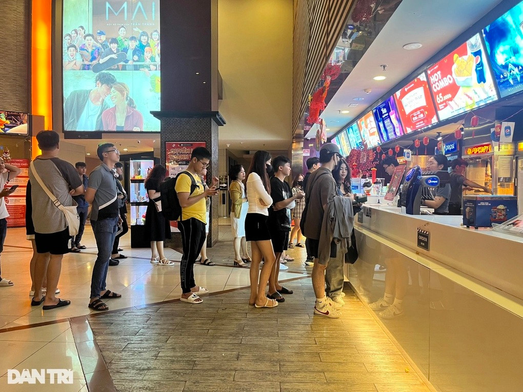 Hoc sinh xem phim “Mai” dan nhan 18+, Thanh tra Bo Van hoa vao cuoc