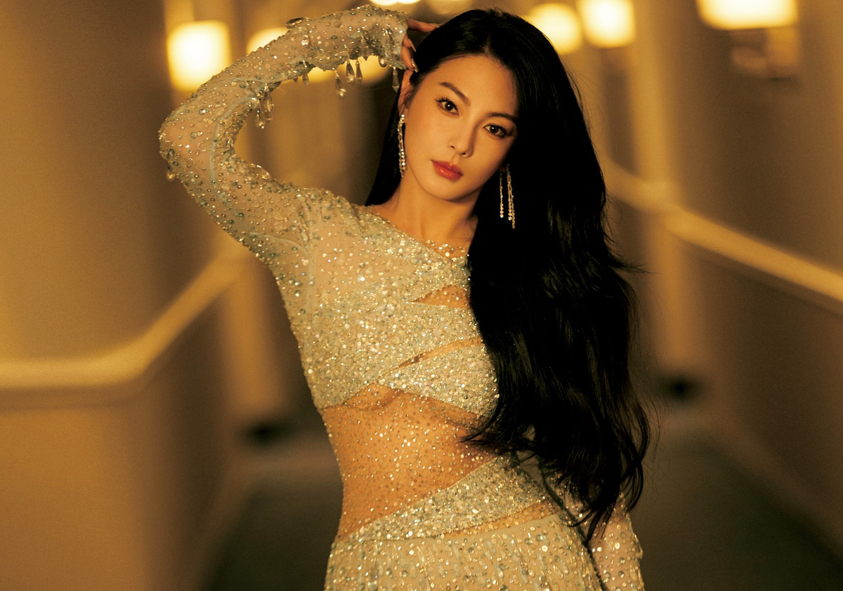 Chan dung my nhan khien gioi giai tri Trung Quoc chao dao-Hinh-6