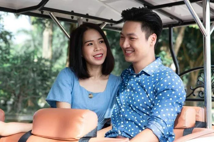 ên cạnh hôn nhân hạnh phúc, Mạnh Trường cũng có khối tài sản khiến nhiều người trầm trồ. Anh sở hữu biệt thự nghỉ dưỡng tại Hòa Bình, căn hộ cao cấp ở Hà Nội cùng xe hơi tiền tỷ.